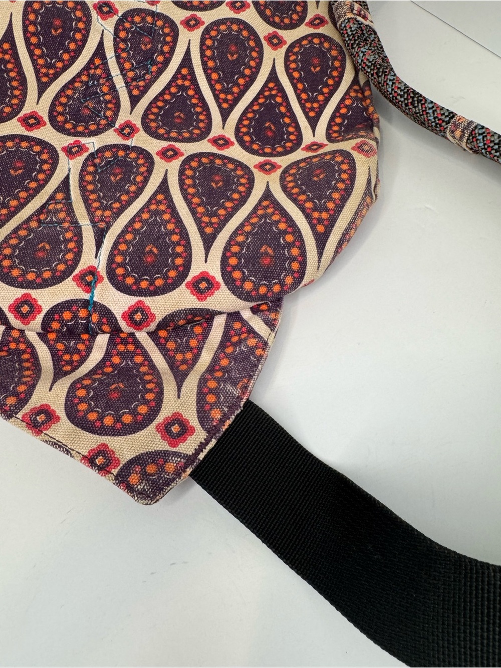 KAVU Rope Sling Bag Paisley Boho Crossbody Backpack Travel Festival - Picture 6 of 9
